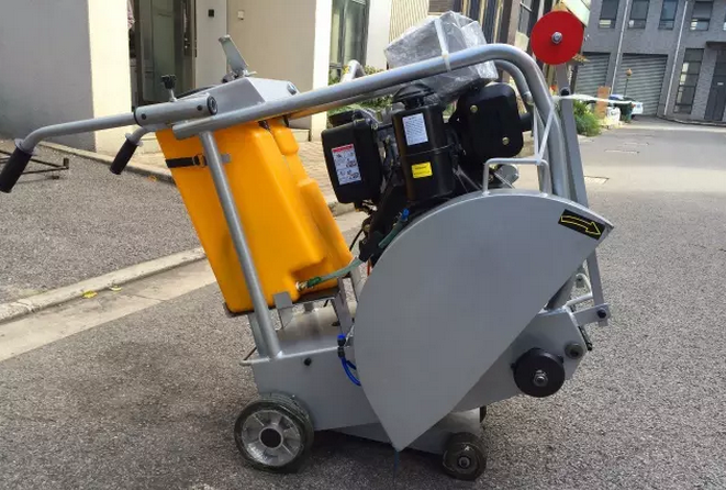 伊藤柴油混泥土切割机切路机